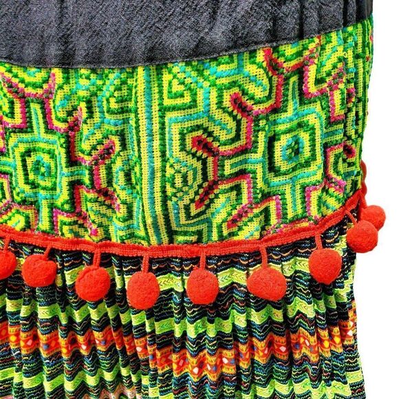 Vintage Short Pleated Skirt XS to S Hmong Ribbon Embroidery Pompoms - Picture 6 of 12